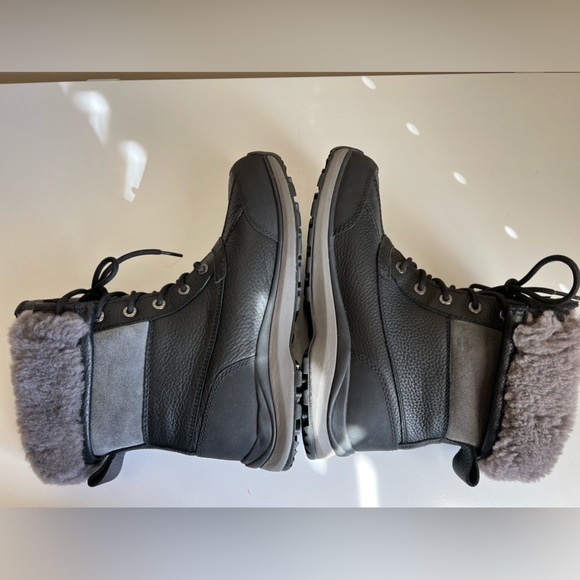 UGG ADIRONDACK III waterproof boots size 9 - Picture 10 of 16